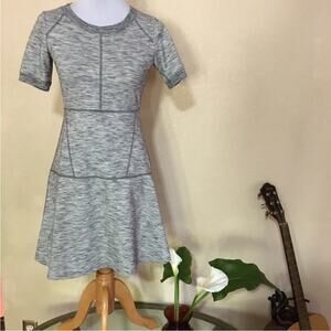 Athleta En Route textured heathered gray dress XS